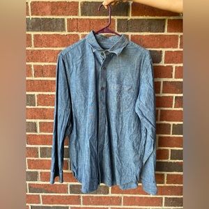 Banana Republic Slim Fit Chambray Shirt size Medium